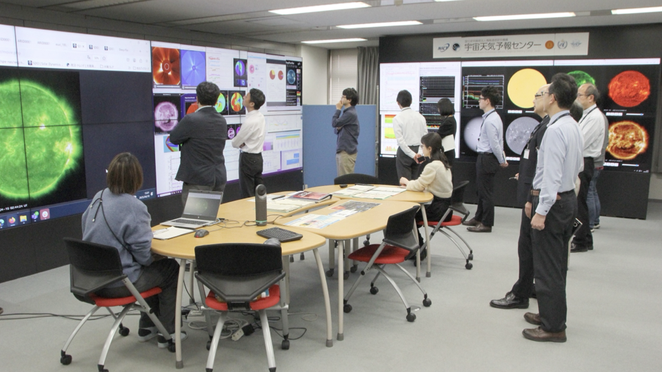 電磁波研究所 宇宙環境研究室の展示イメージ