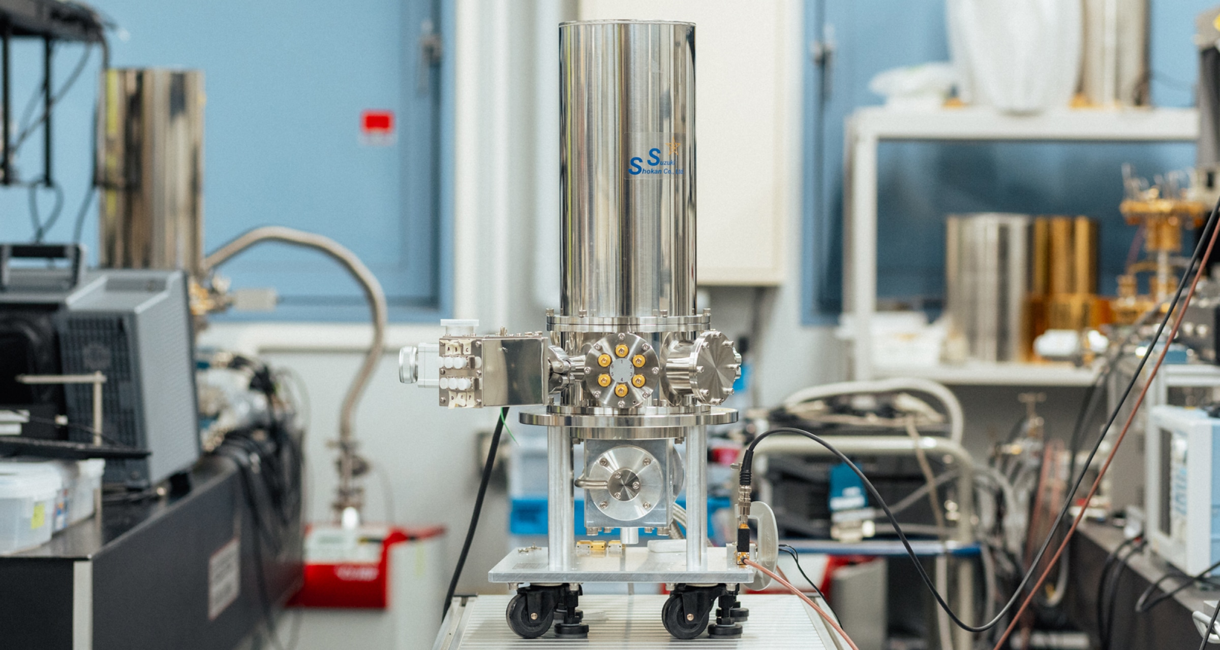 超伝導ナノワイア単一光子検出器システム