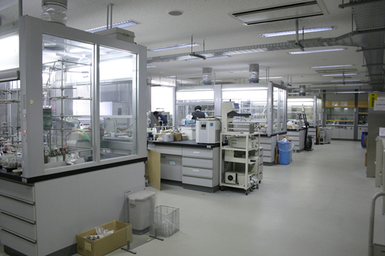 A photograph of Chemical Sythesis room