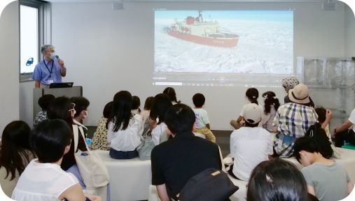 >南極観測隊経験者の講演の様子
