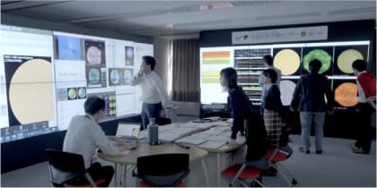 宇宙天気予報室の室内画像