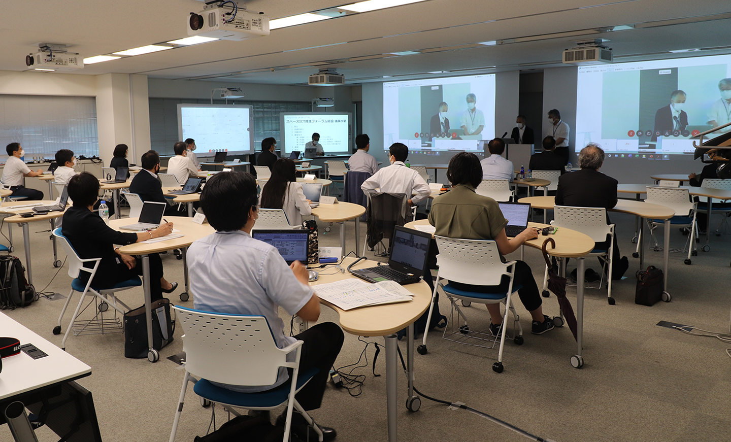 会場様子